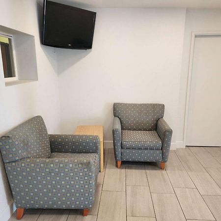 Travelodge By Wyndham Stockton Εξωτερικό φωτογραφία