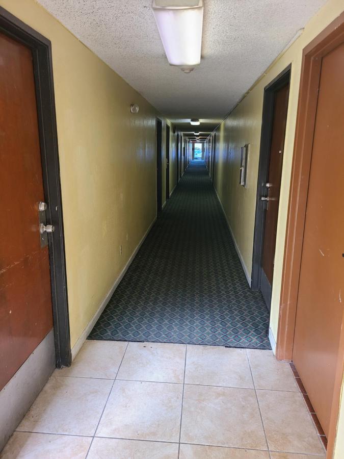 Travelodge By Wyndham Stockton Εξωτερικό φωτογραφία