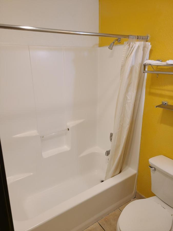 Travelodge By Wyndham Stockton Εξωτερικό φωτογραφία