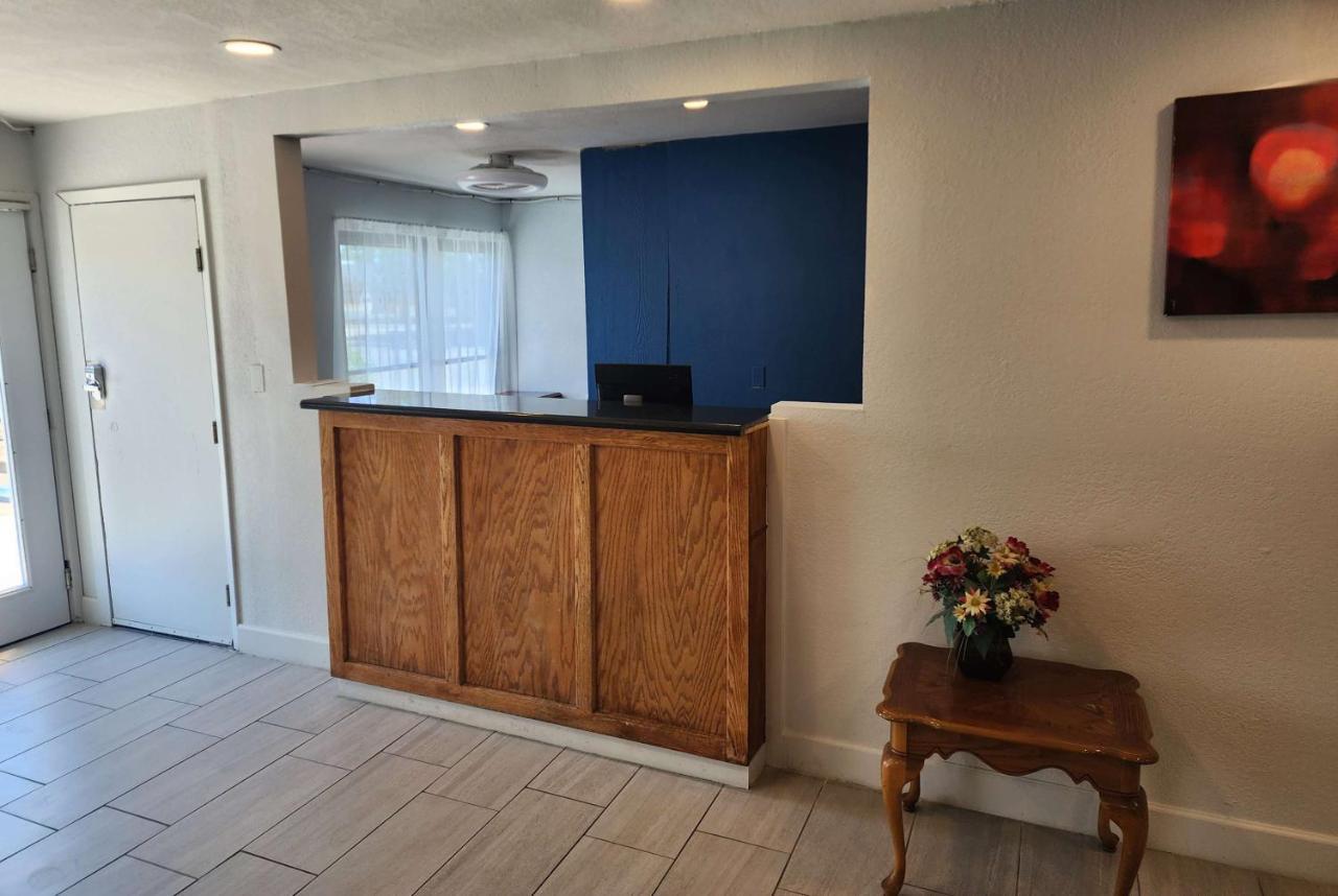 Travelodge By Wyndham Stockton Εξωτερικό φωτογραφία