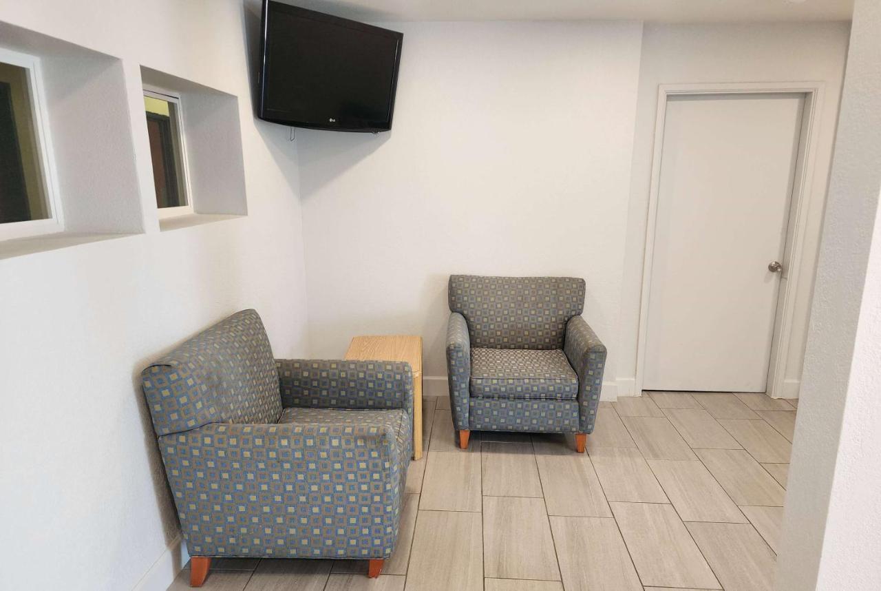 Travelodge By Wyndham Stockton Εξωτερικό φωτογραφία